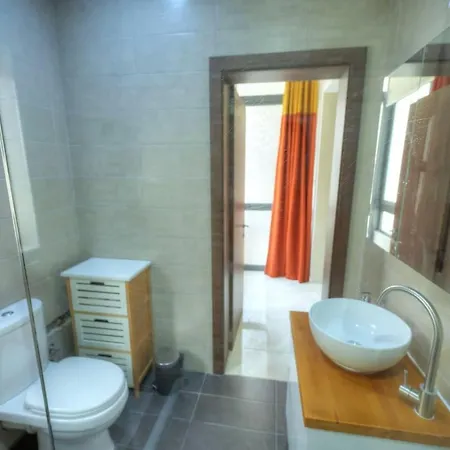 Luxury & Spacious 3 Bedroom Seafront, Balcony Yhai Appartement