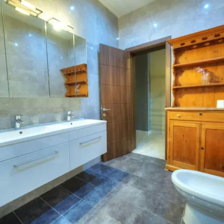 Appartement Luxury & Spacious 3 Bedroom Seafront, Balcony Yhai *