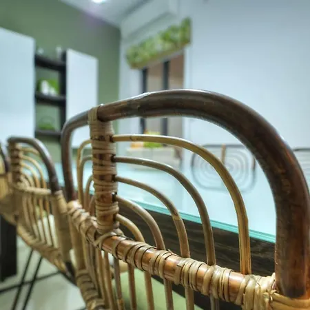 Luxury & Spacious 3 Bedroom Seafront, Balcony Yhai * Sliema