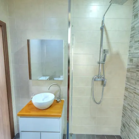 Luxury & Spacious 3 Bedroom Seafront, Balcony Yhai * Sliema